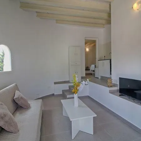 Villa Sleeps 7 Pool Wifi
